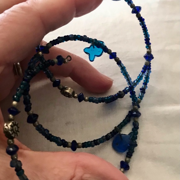 Vintage Wire Blue Beaded Wrap Around Bracelet With Fish Dangles - Picture 1 of 5